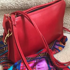 COACH COLLECTOR BAG-RARE VTG NEW YORK CITY WRISTLET CROSSBODY RED LEATHER-LK NEW